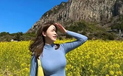 中国大陆女rapper18岁欢迎您